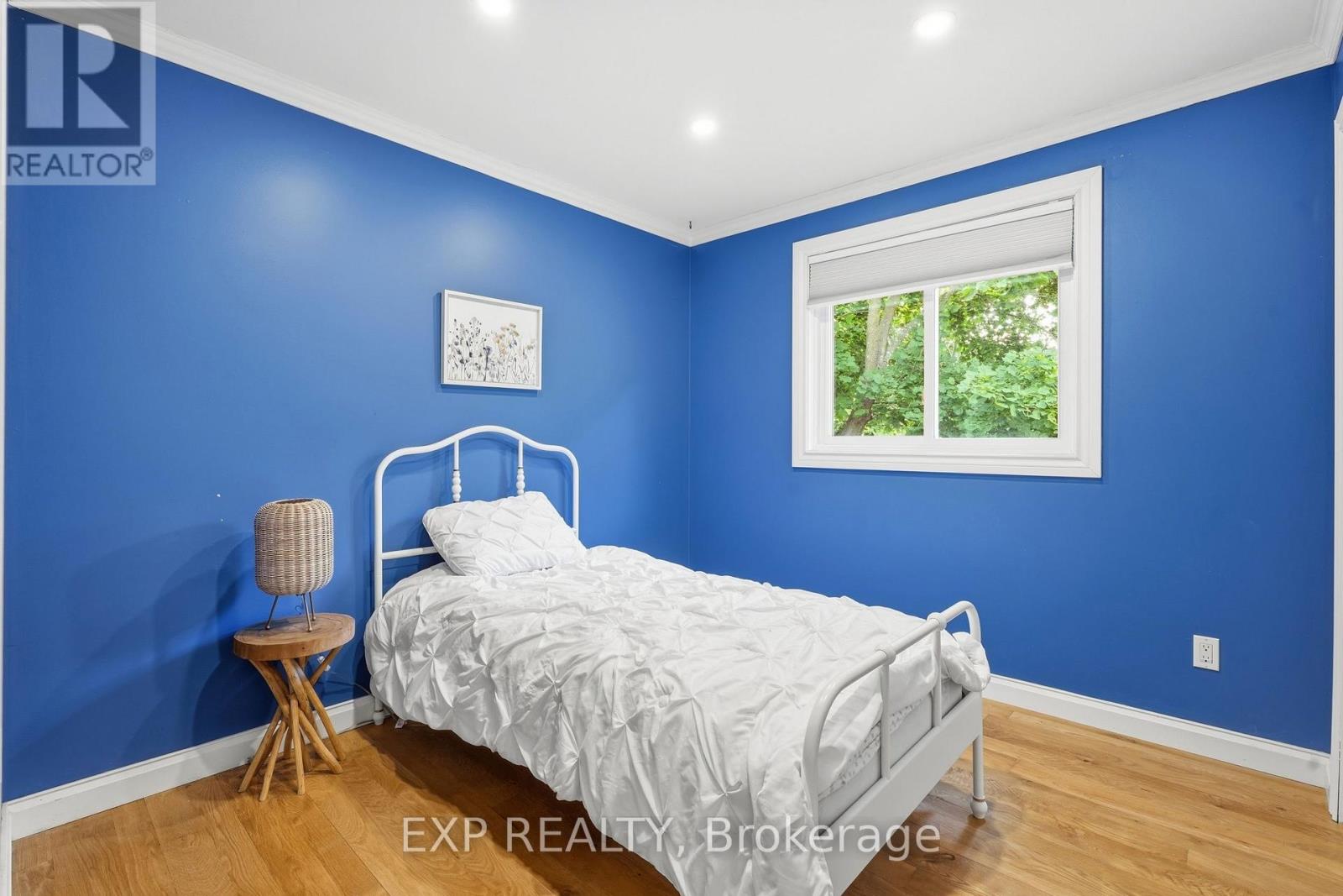 72 Crestlynn Crescent Property Photo 19