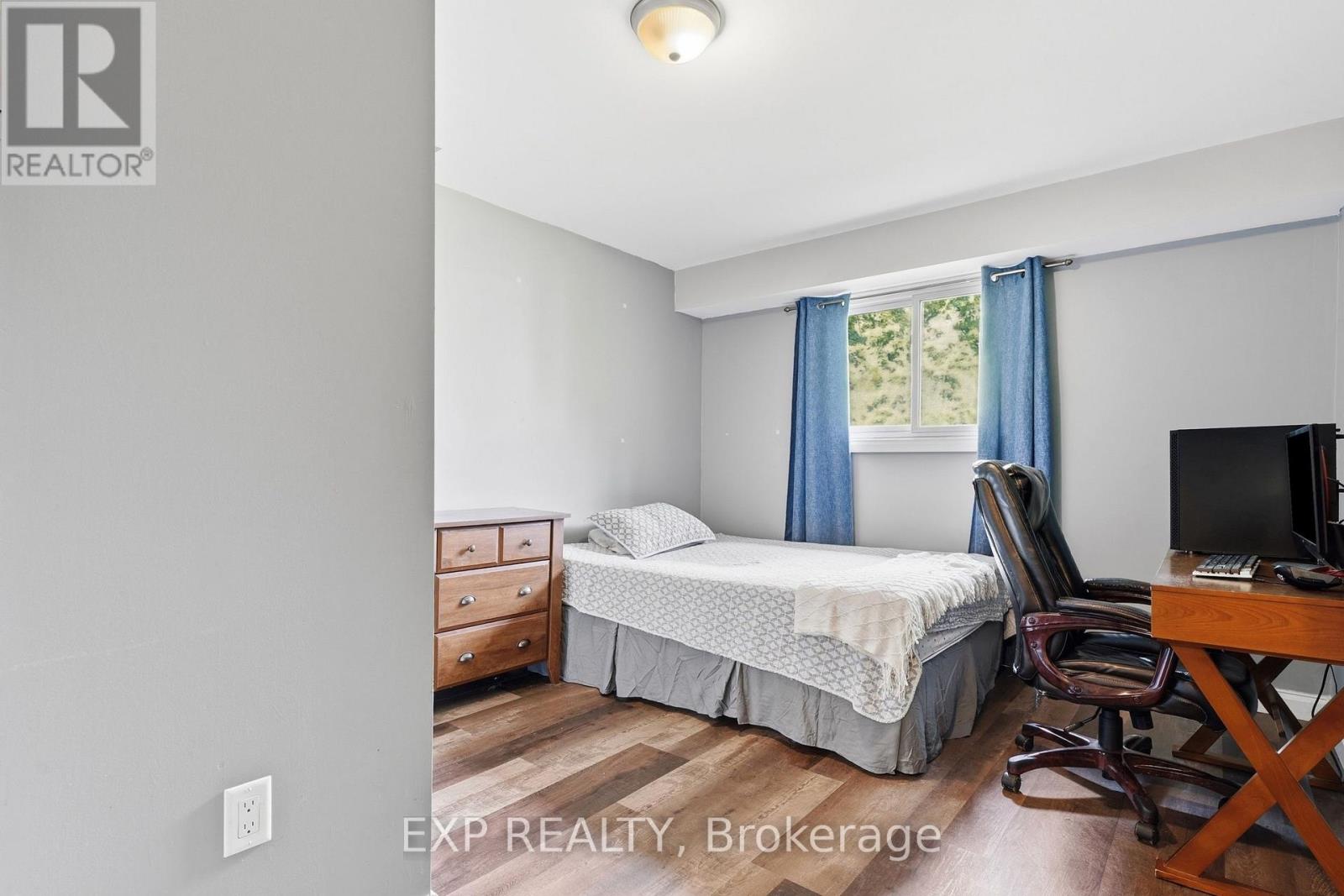72 Crestlynn Crescent Property Photo 29