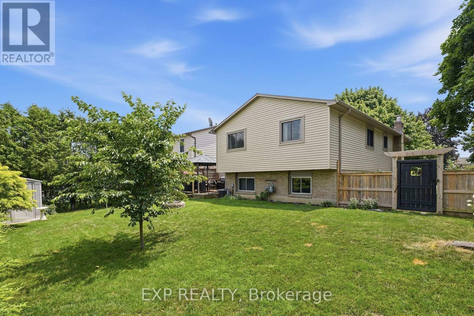 72 Crestlynn Crescent Property Photo 37