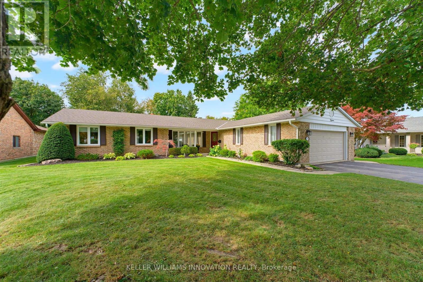 15 Mclaren Avenue N Property Photo 1
