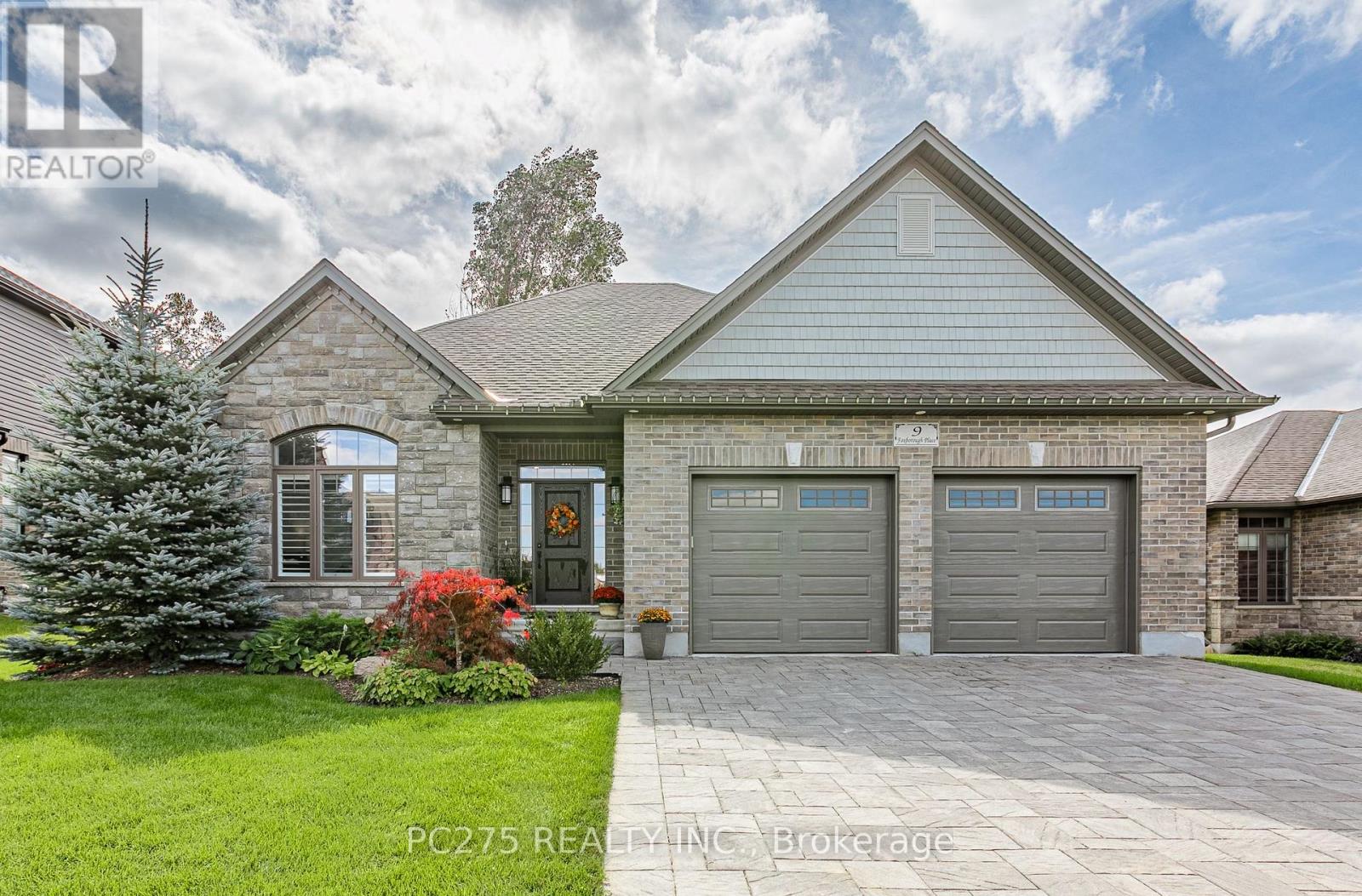 9 FOXBOROUGH PLACE Property Photo 1