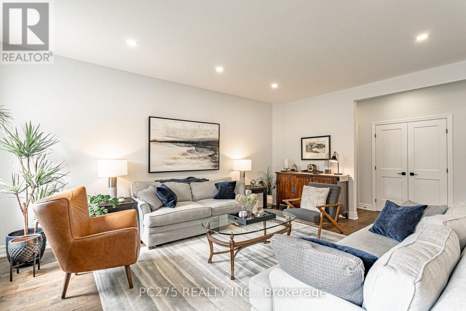 9 Foxborough Place Property Photo 15