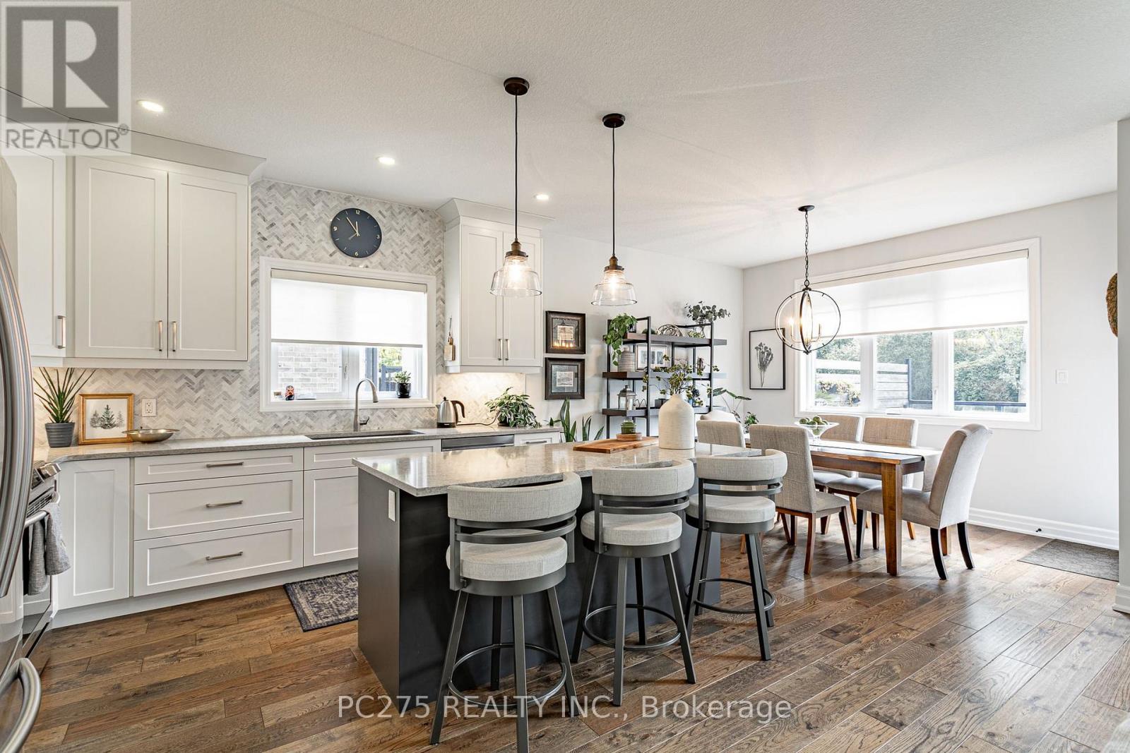 9 Foxborough Place Property Photo 18