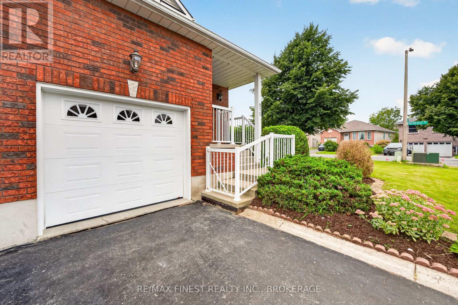 975 Ringstead Street Property Photo 2
