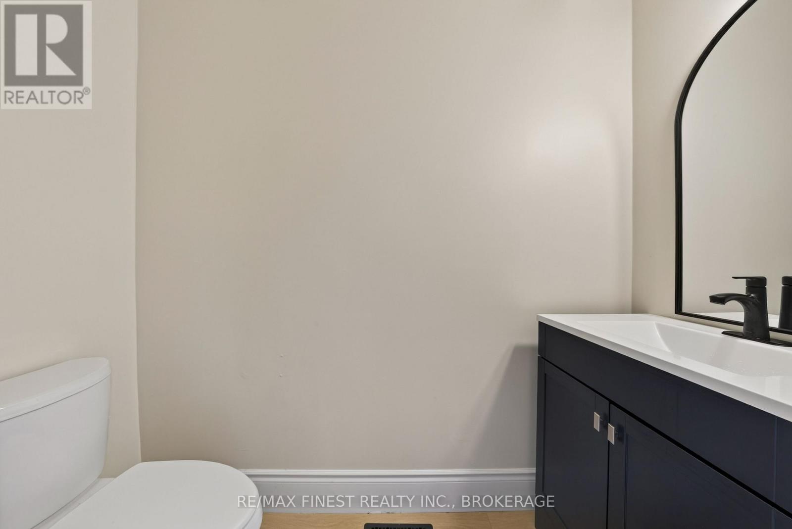 975 Ringstead Street Property Photo 6