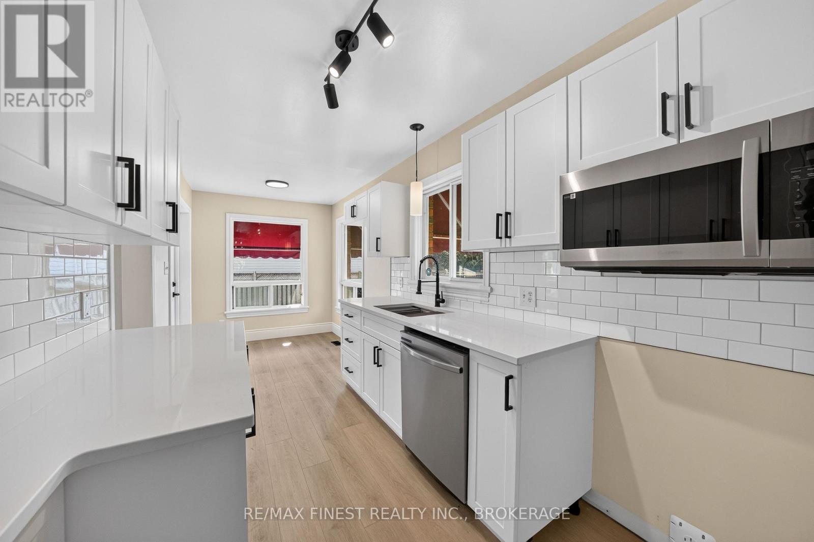 975 Ringstead Street Property Photo 8