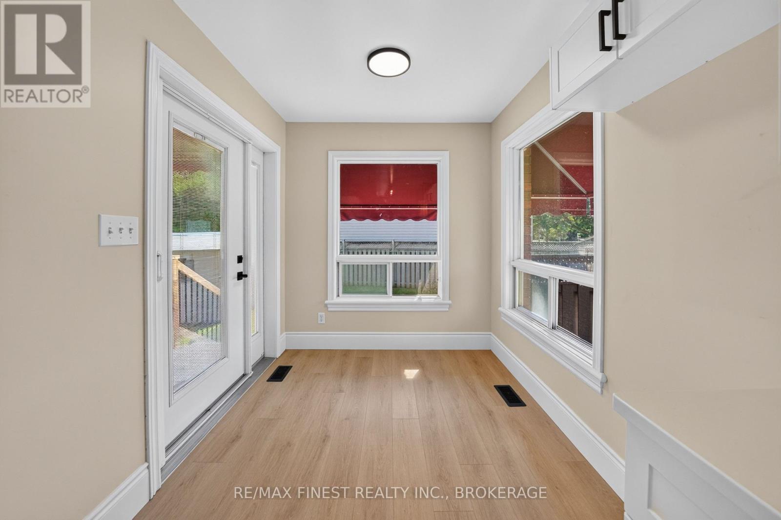 975 Ringstead Street Property Photo 10