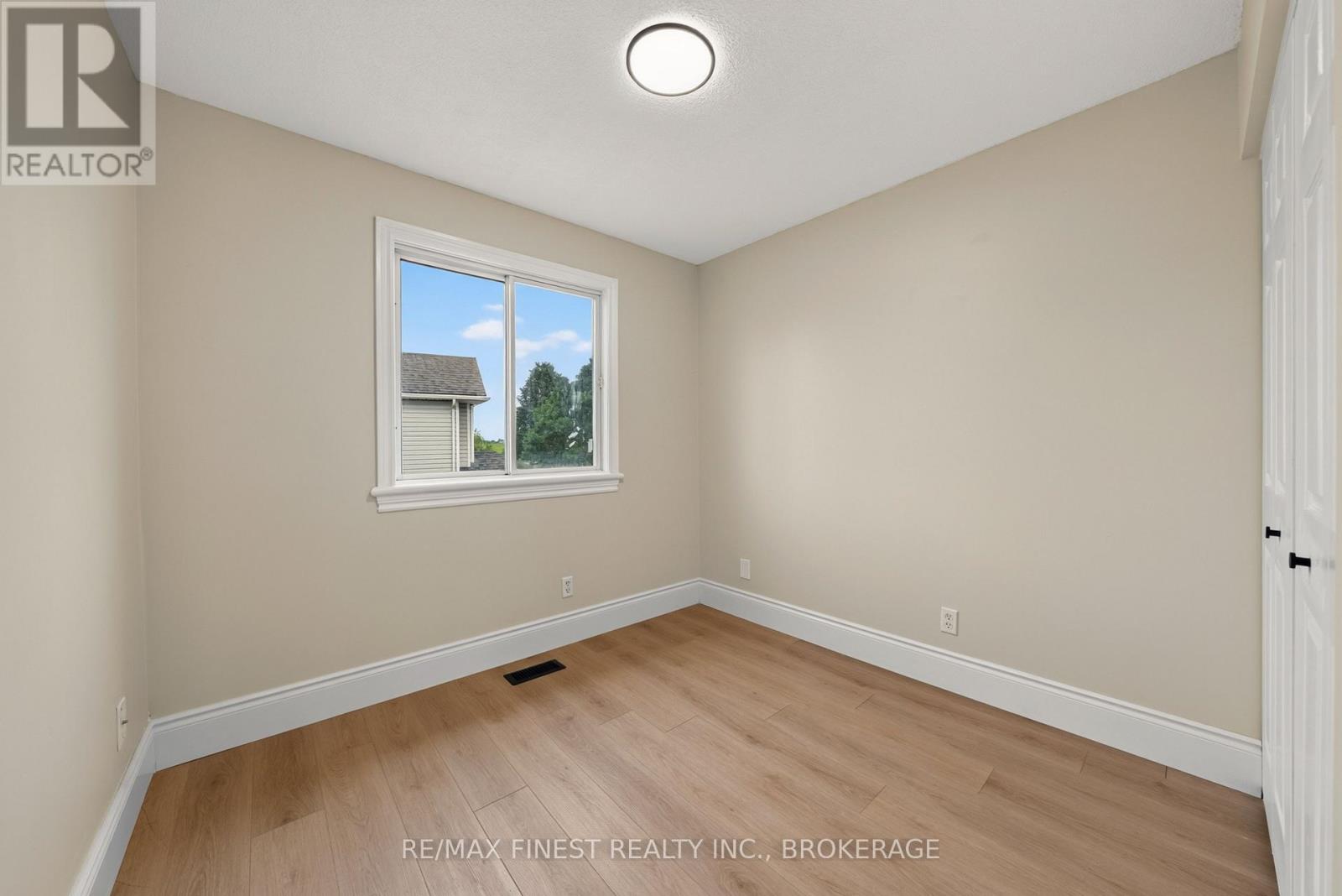 975 Ringstead Street Property Photo 16