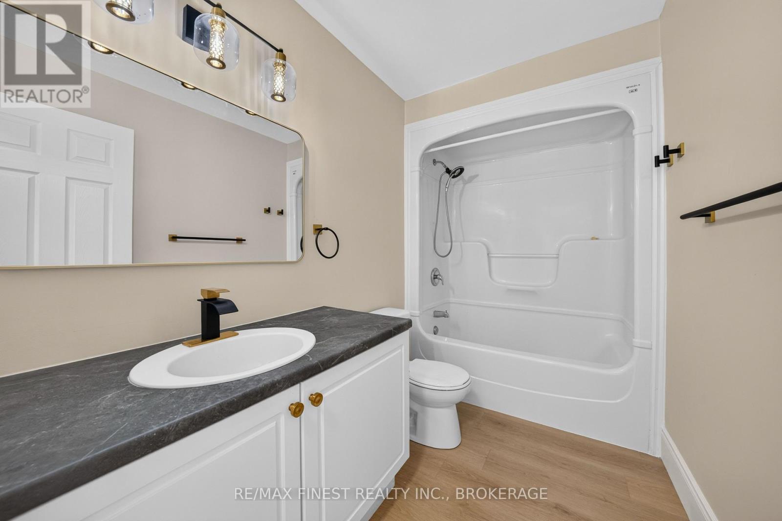 975 Ringstead Street Property Photo 20