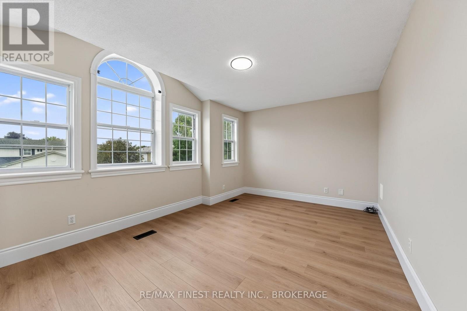 975 Ringstead Street Property Photo 21