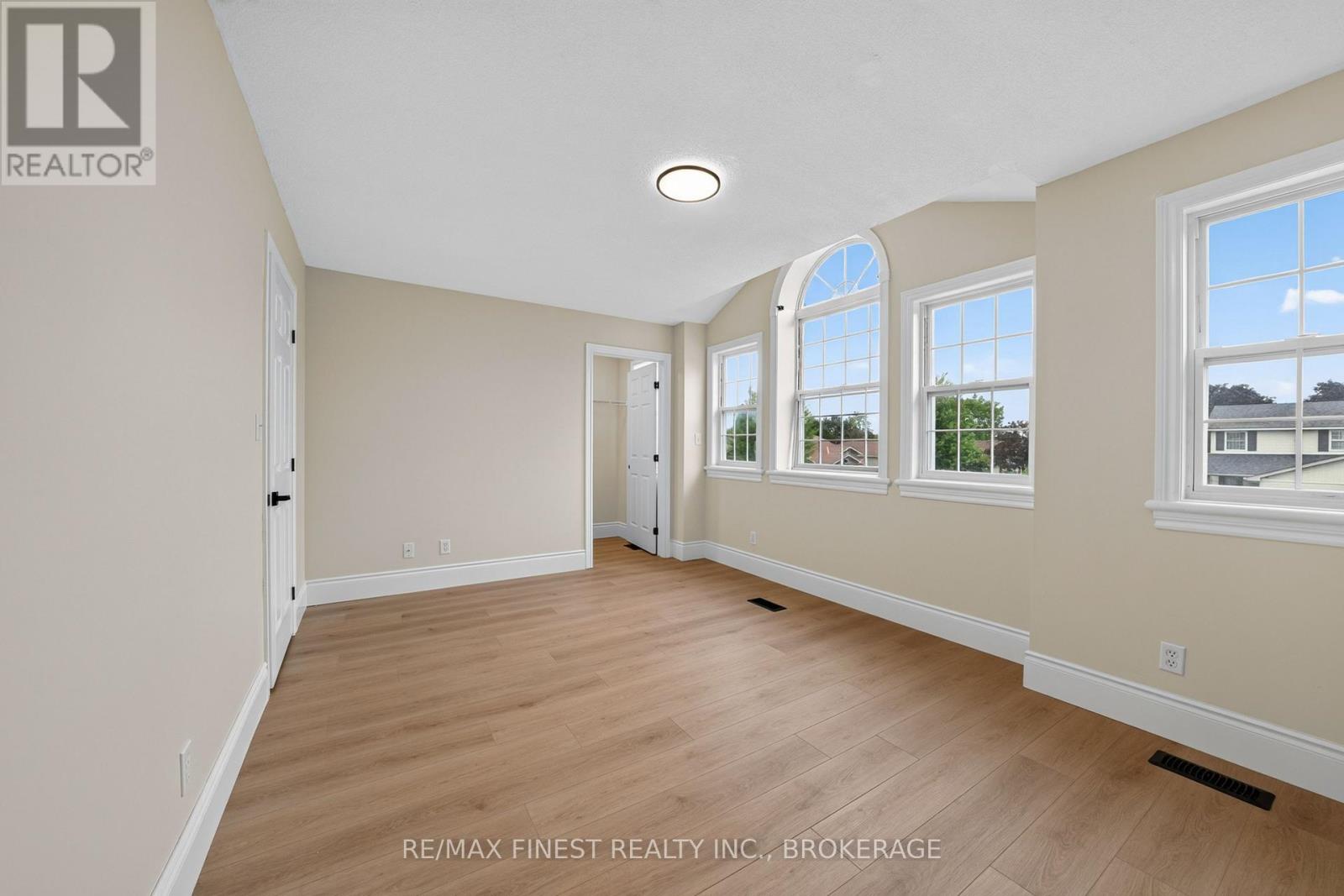 975 Ringstead Street Property Photo 22