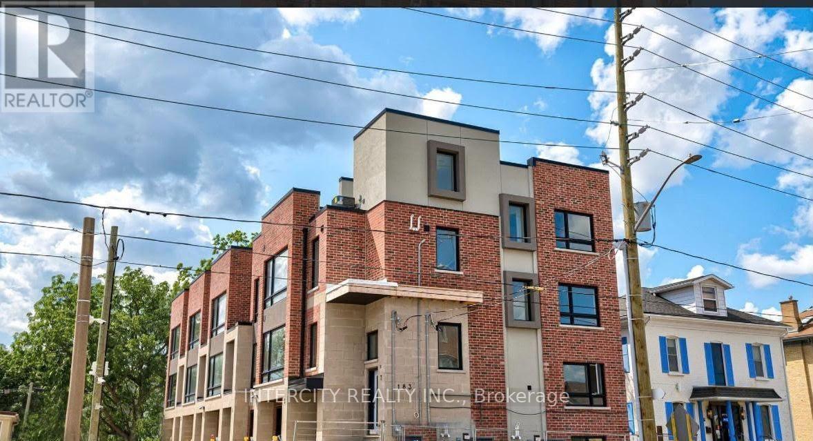 7 - 183 VICTORIA STREET N Property Photo 1