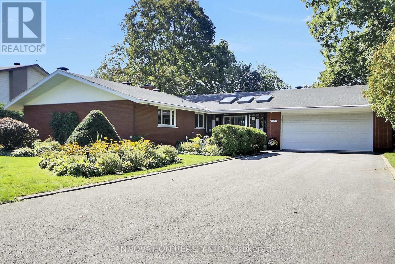1136 Castle Hill Crescent Property Photo 1