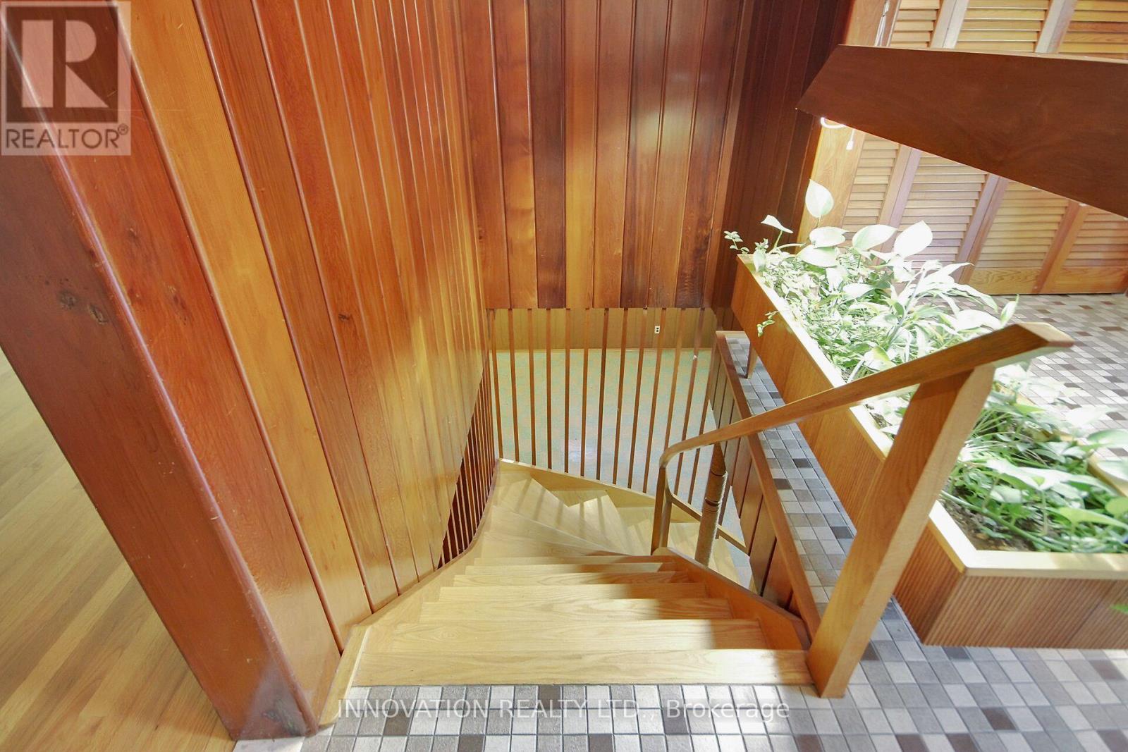1136 Castle Hill Crescent Property Photo 11
