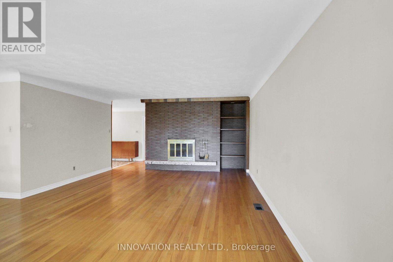 1136 Castle Hill Crescent Property Photo 12