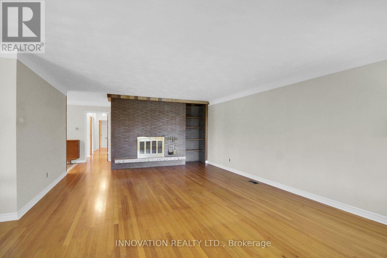 1136 Castle Hill Crescent Property Photo 14