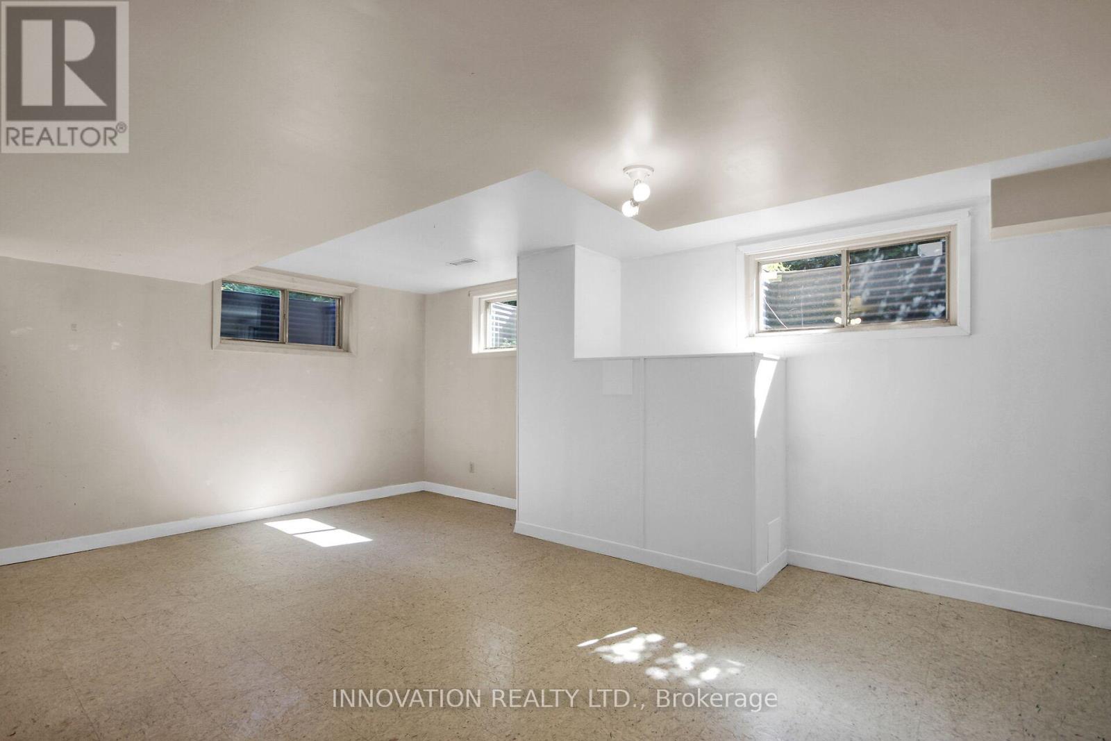 1136 Castle Hill Crescent Property Photo 33