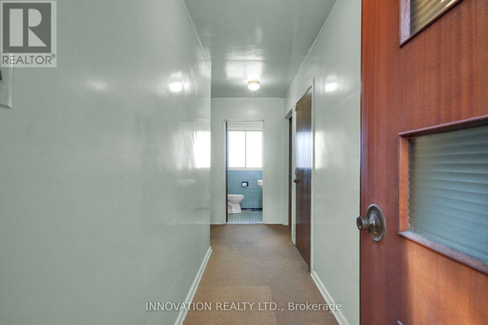 1136 Castle Hill Crescent Property Photo 36