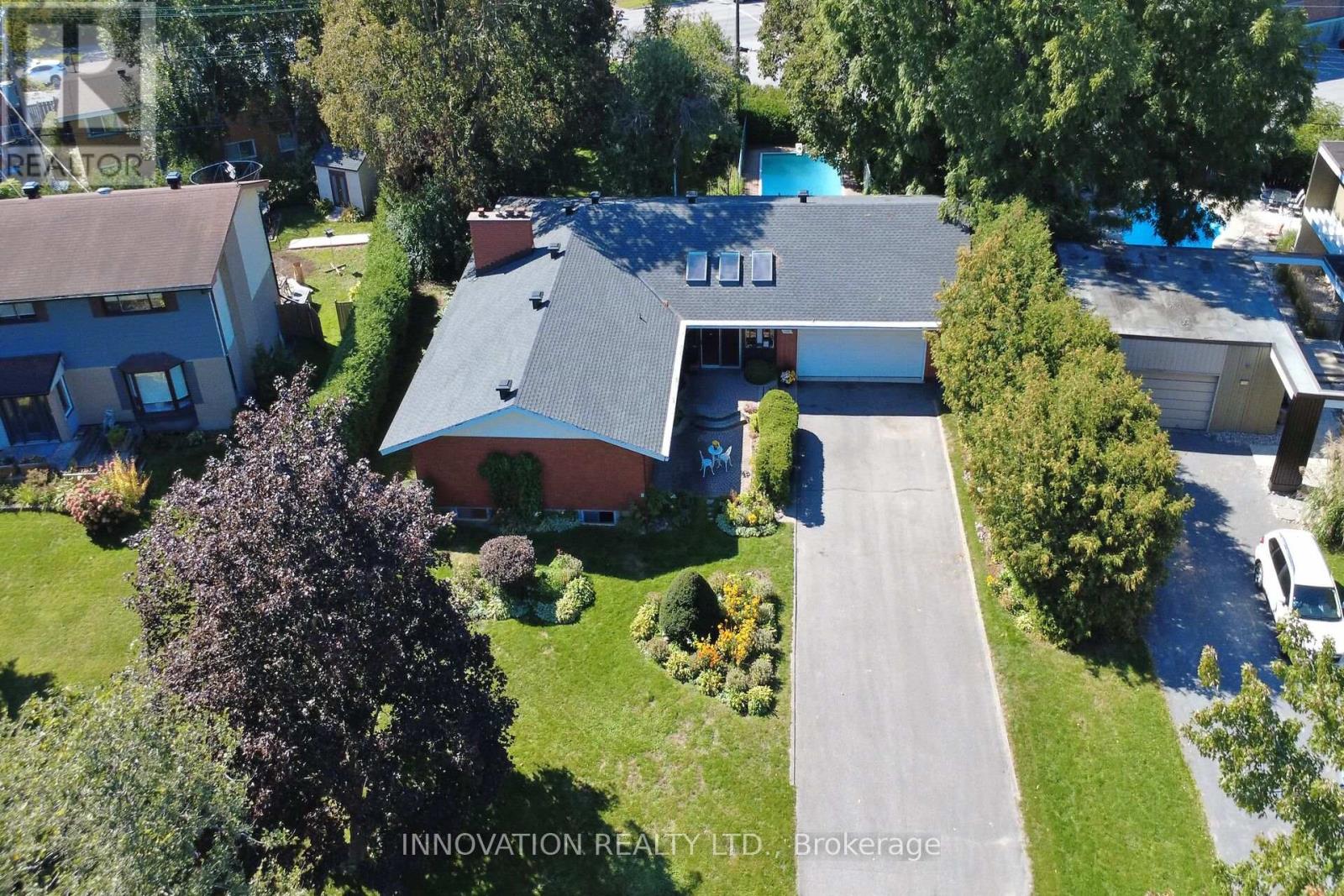 1136 Castle Hill Crescent Property Photo 38