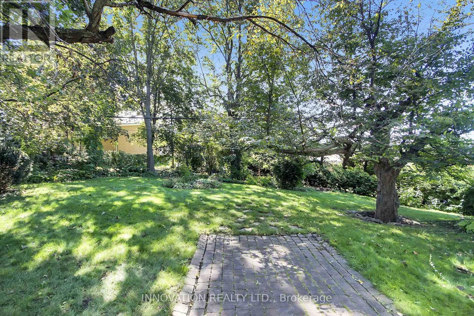 1136 Castle Hill Crescent Property Photo 46