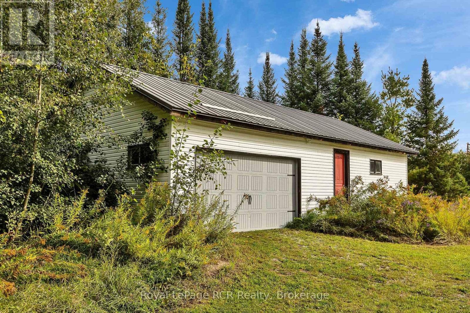 397061 5th Line Property Photo 35