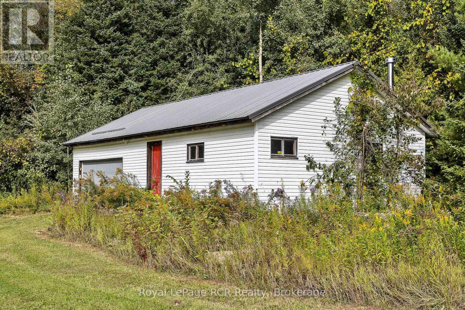 397061 5th Line Property Photo 36