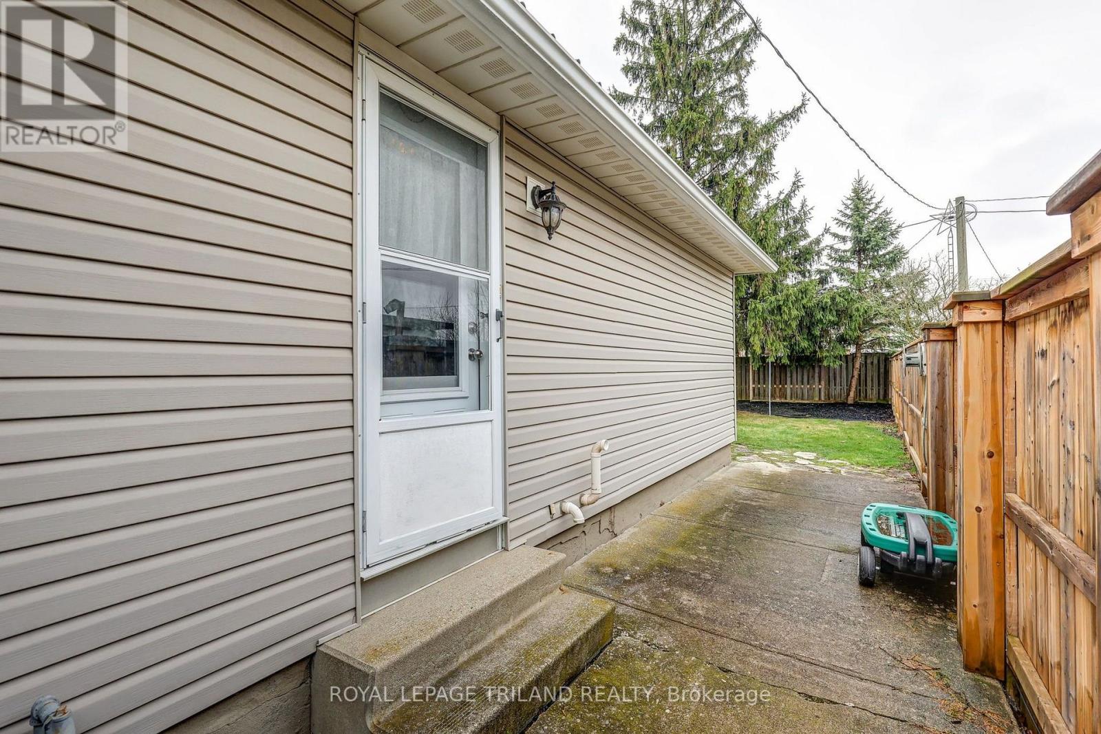 58 Vanbuskirk Drive Property Photo 2