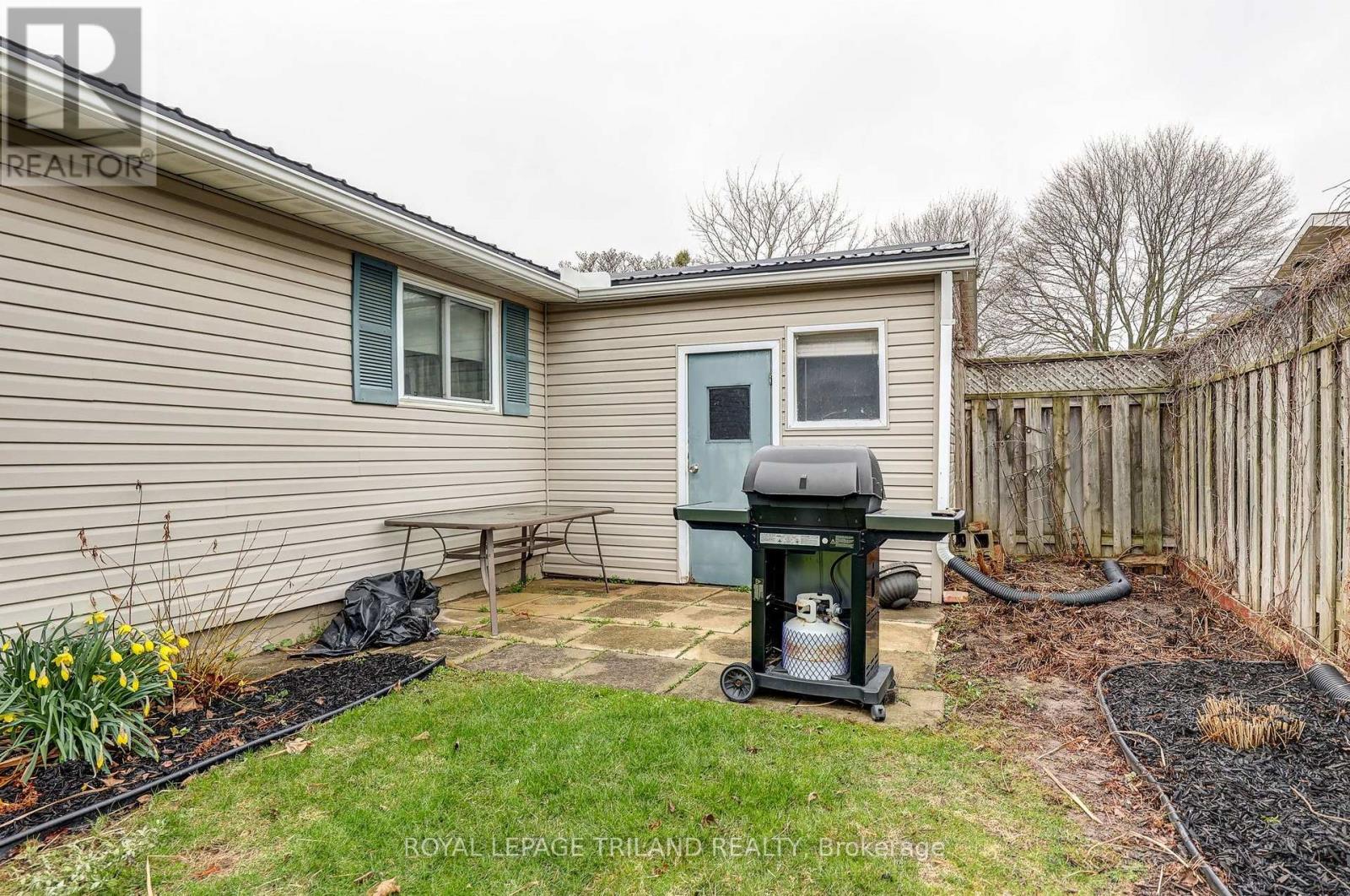 58 Vanbuskirk Drive Property Photo 7