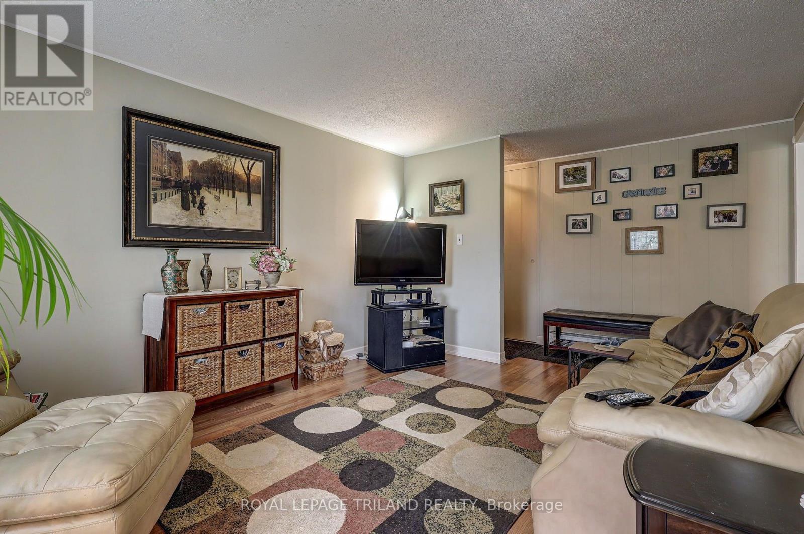 58 Vanbuskirk Drive Property Photo 13