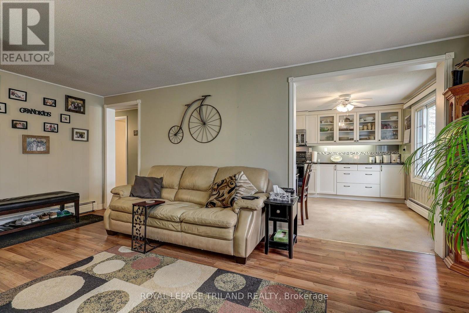 58 Vanbuskirk Drive Property Photo 14