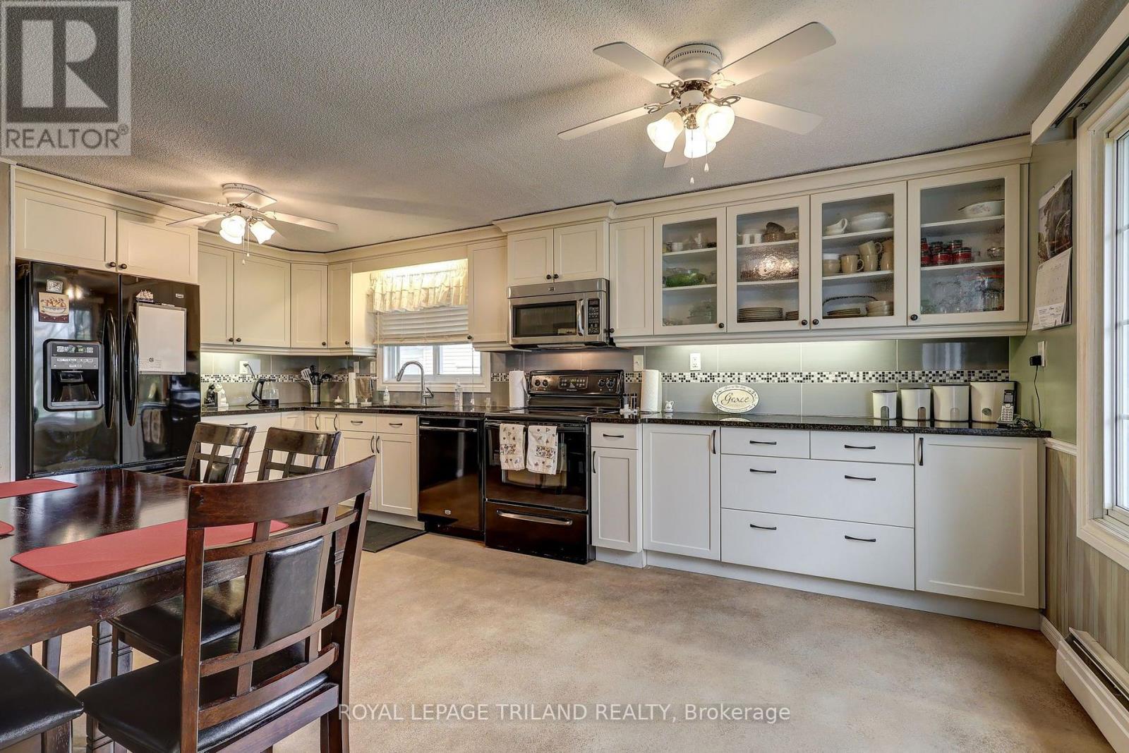58 Vanbuskirk Drive Property Photo 15