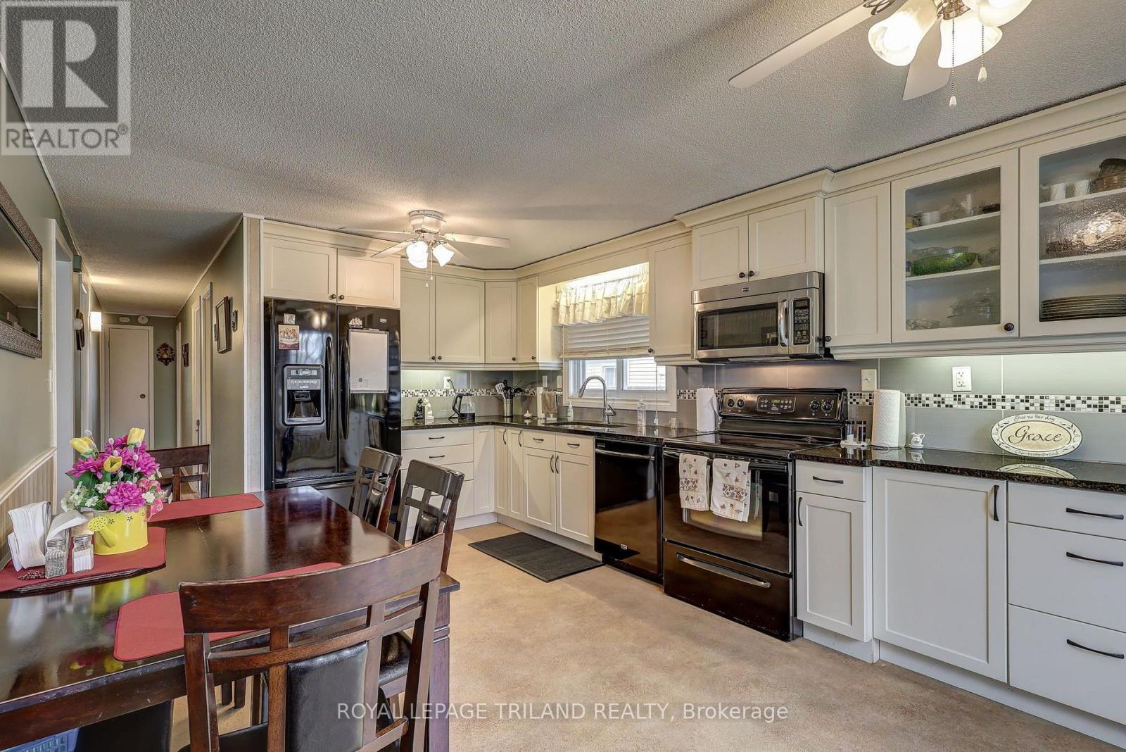 58 Vanbuskirk Drive Property Photo 18