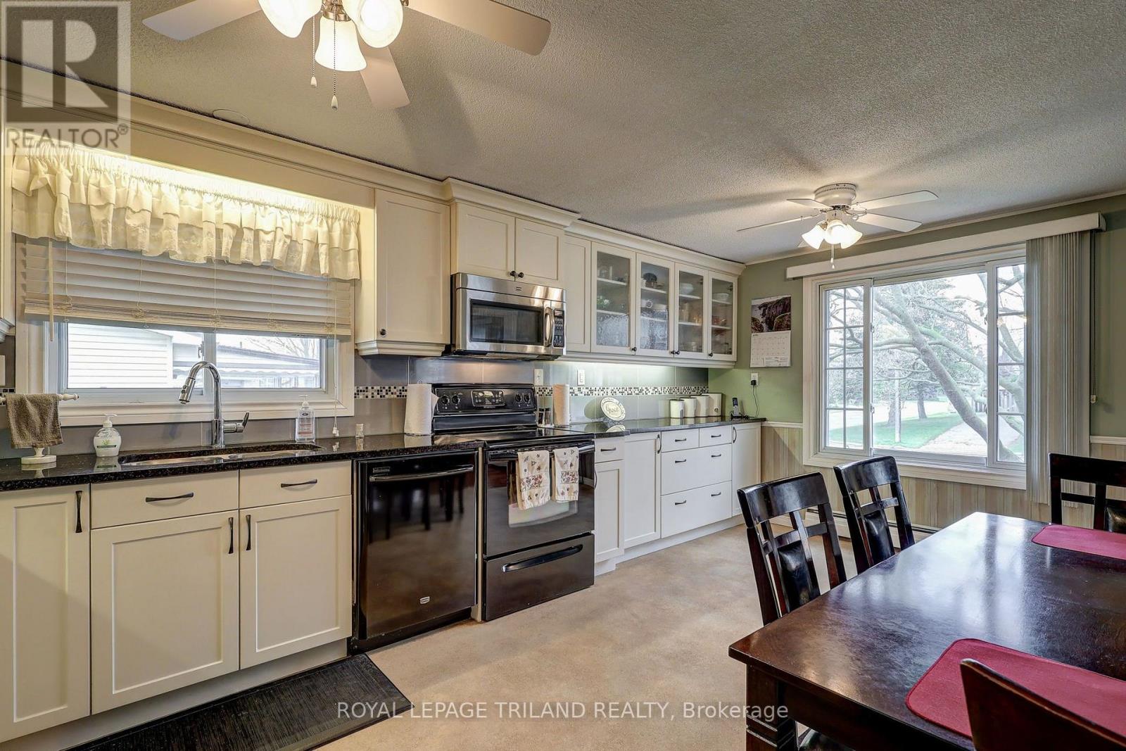 58 Vanbuskirk Drive Property Photo 21