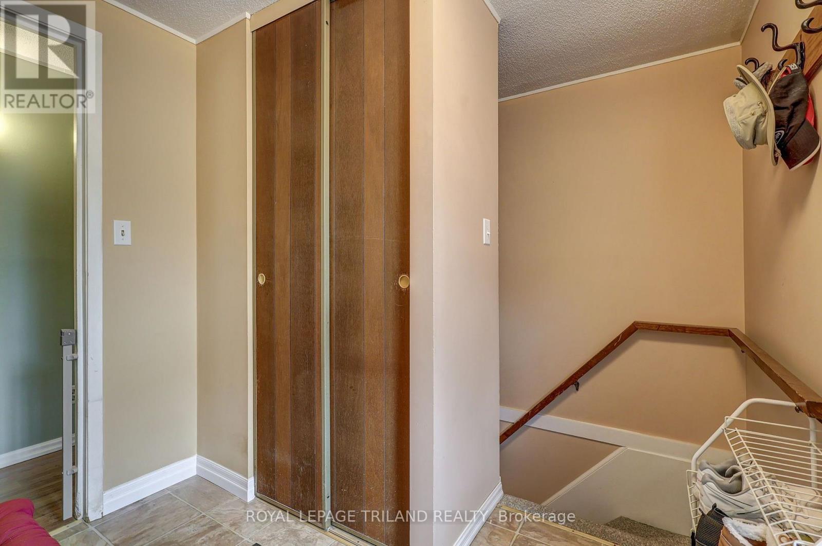 58 Vanbuskirk Drive Property Photo 24