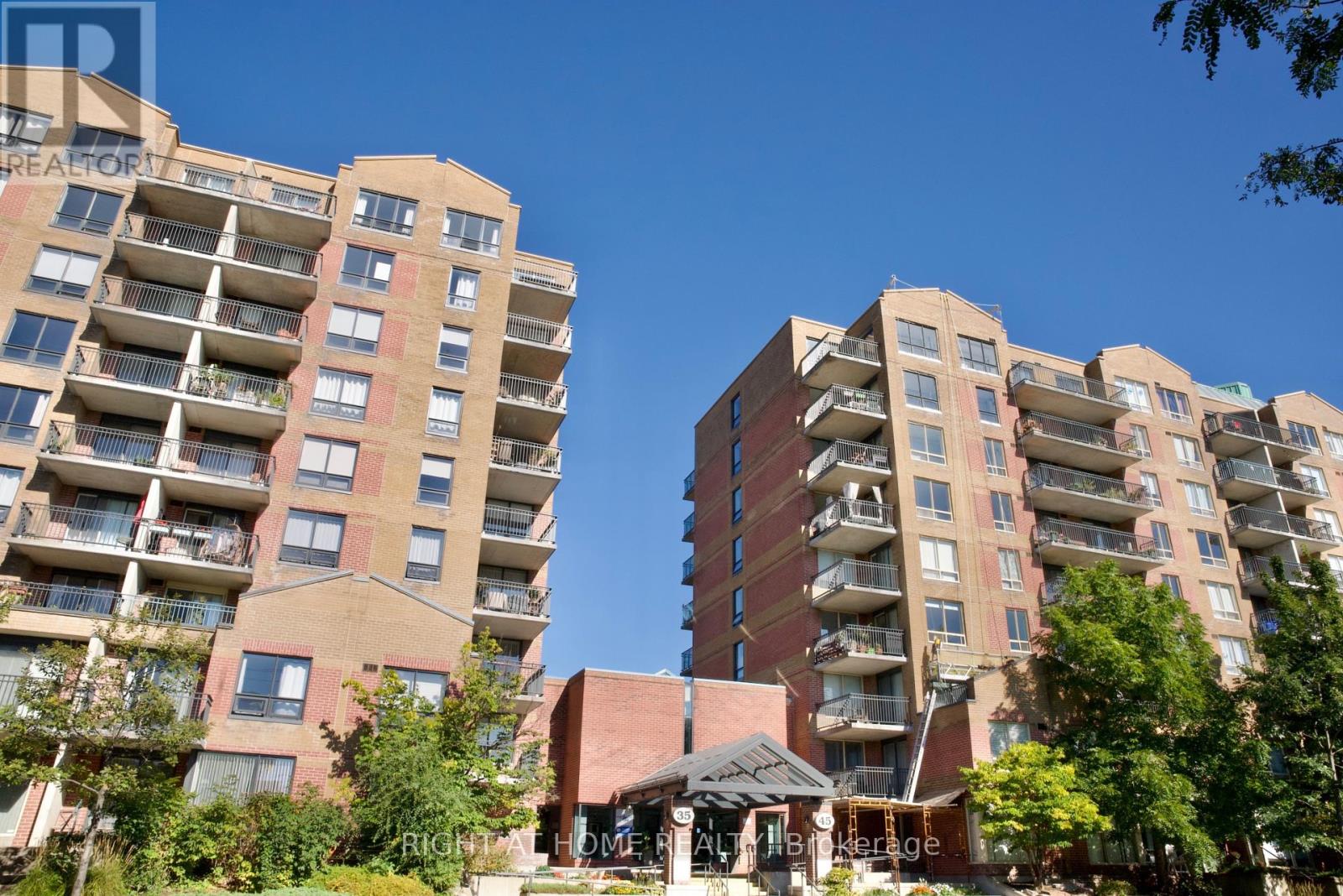 205 - 35 Holland Avenue Property Photo 1