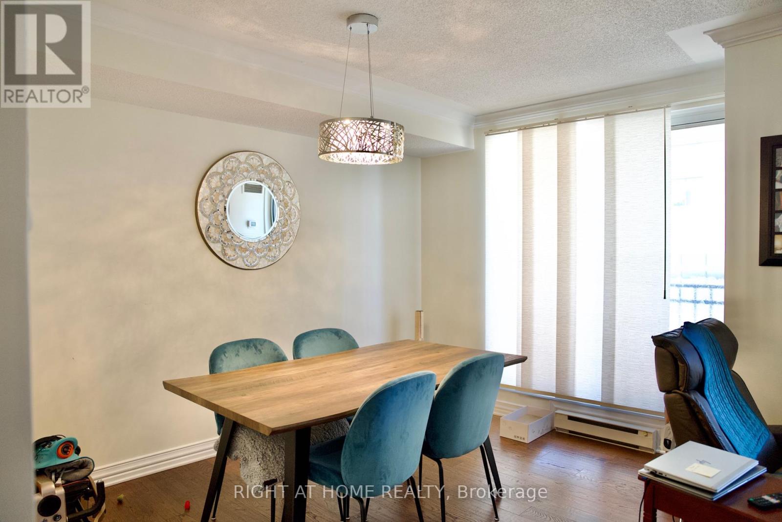 205 - 35 Holland Avenue Property Photo 12