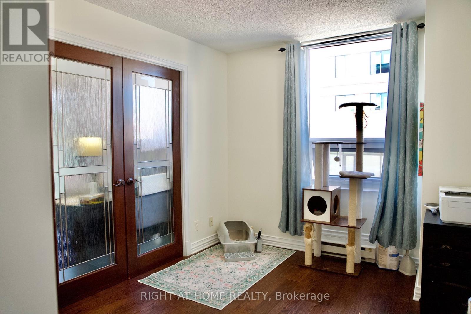 205 - 35 Holland Avenue Property Photo 16