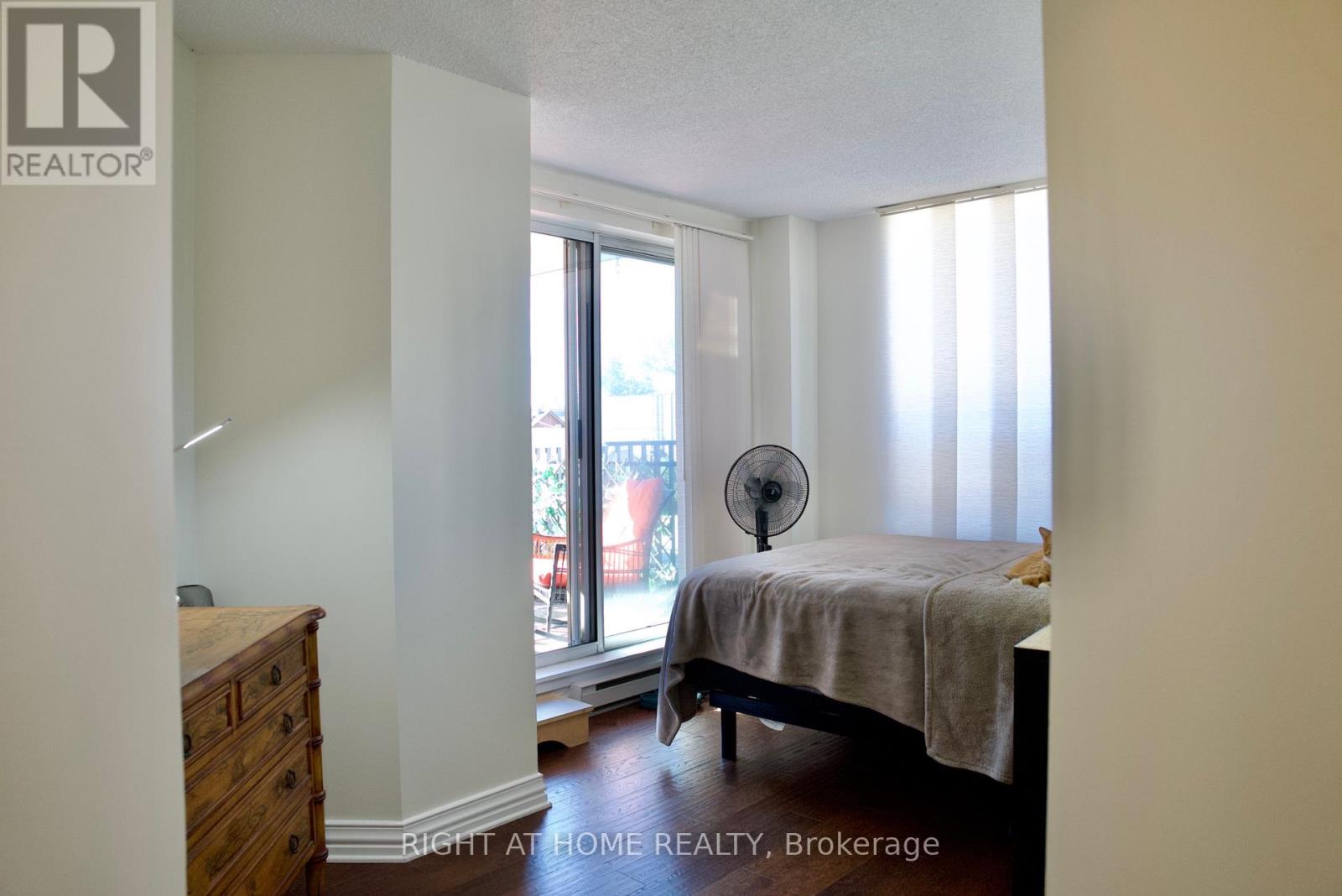 205 - 35 Holland Avenue Property Photo 17