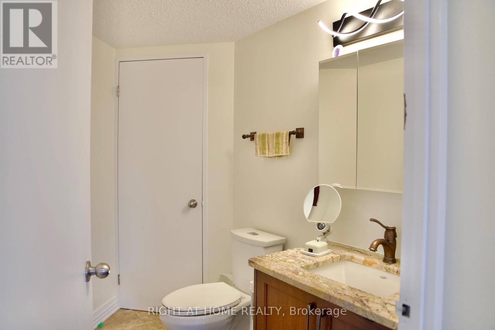 205 - 35 Holland Avenue Property Photo 20