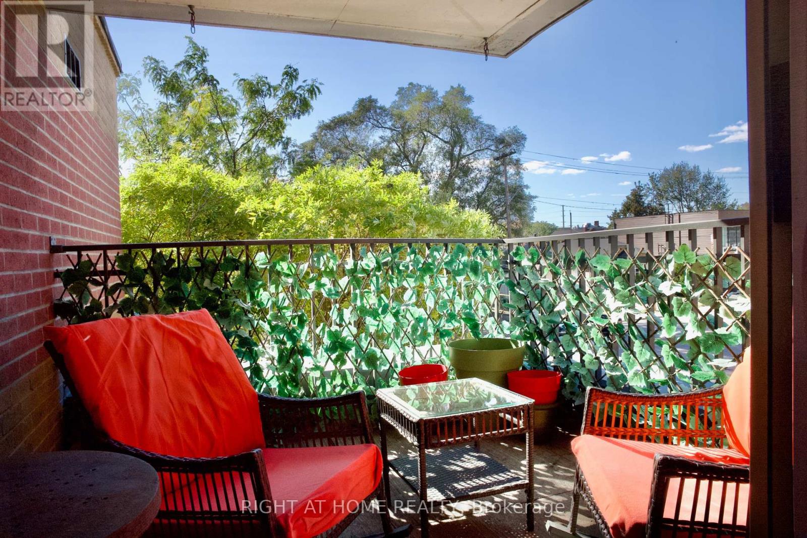 205 - 35 Holland Avenue Property Photo 21