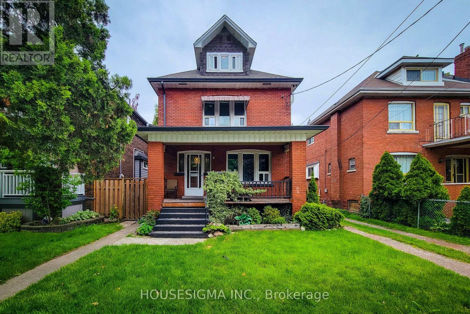 2 - 46 Ottawa Street S Property Photo 1