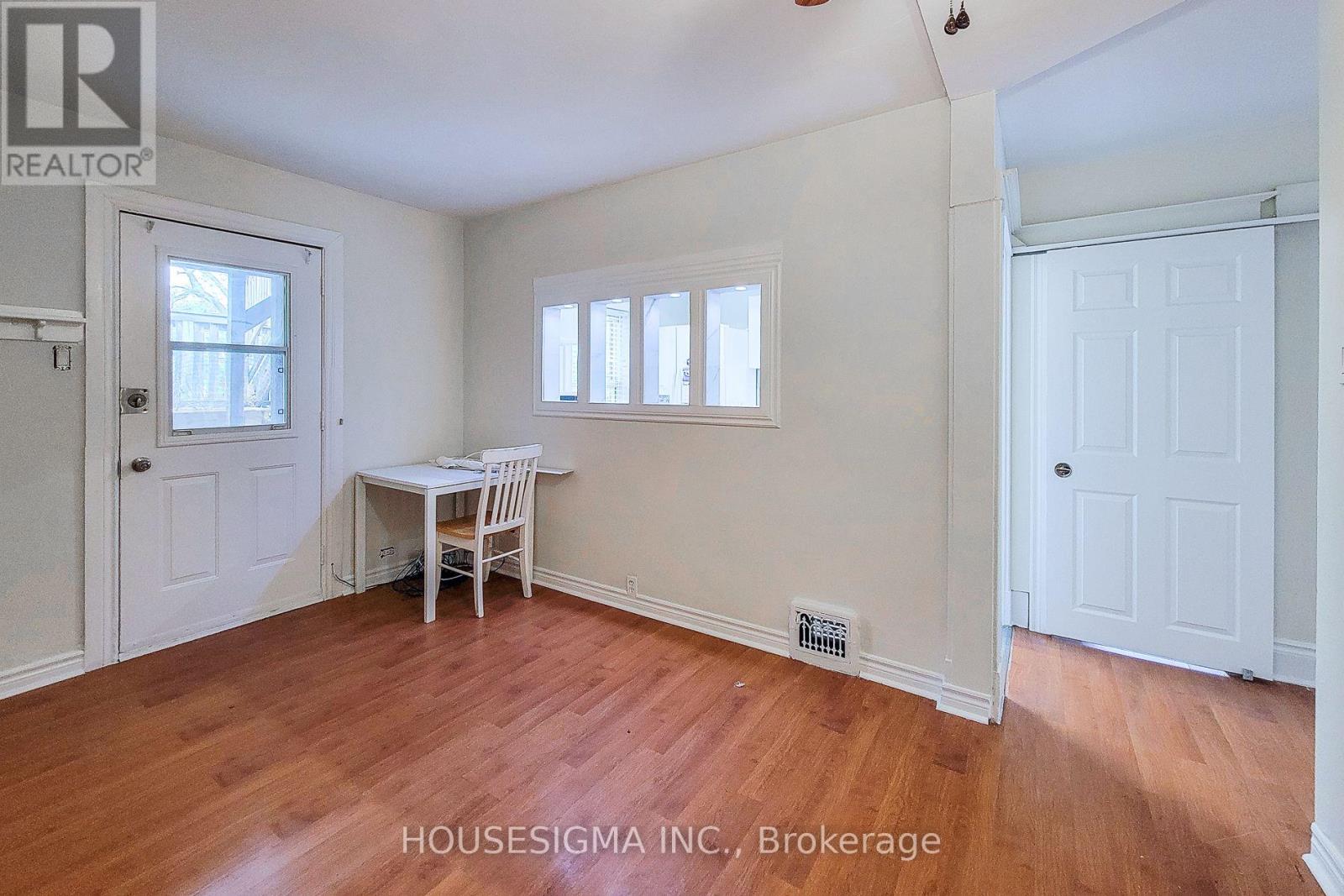 2 - 46 Ottawa Street S Property Photo 5