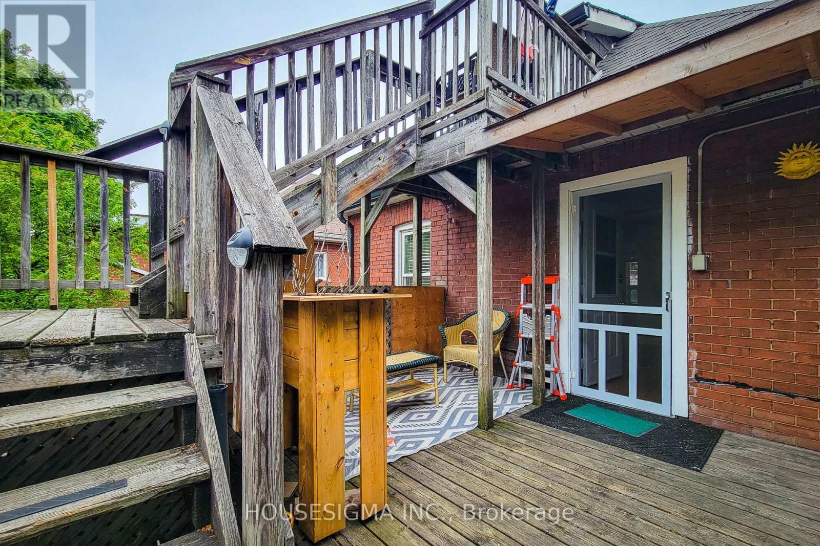 2 - 46 Ottawa Street S Property Photo 22