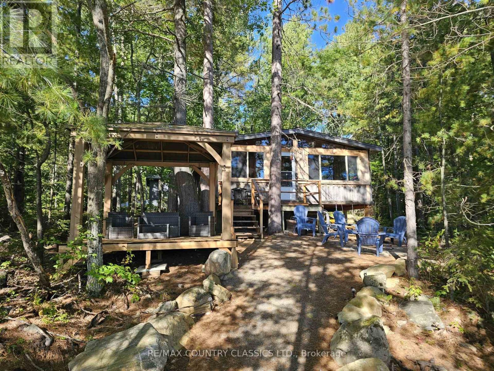 378 Spectacle Lake Road Property Photo 1