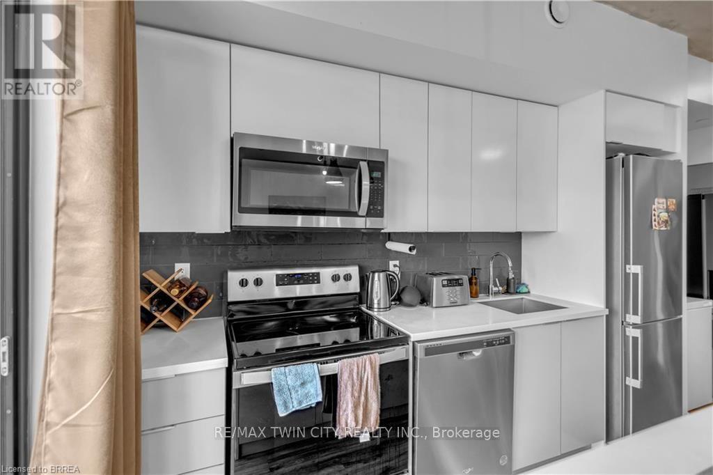 304 - 7 Erie Avenue Property Photo 8
