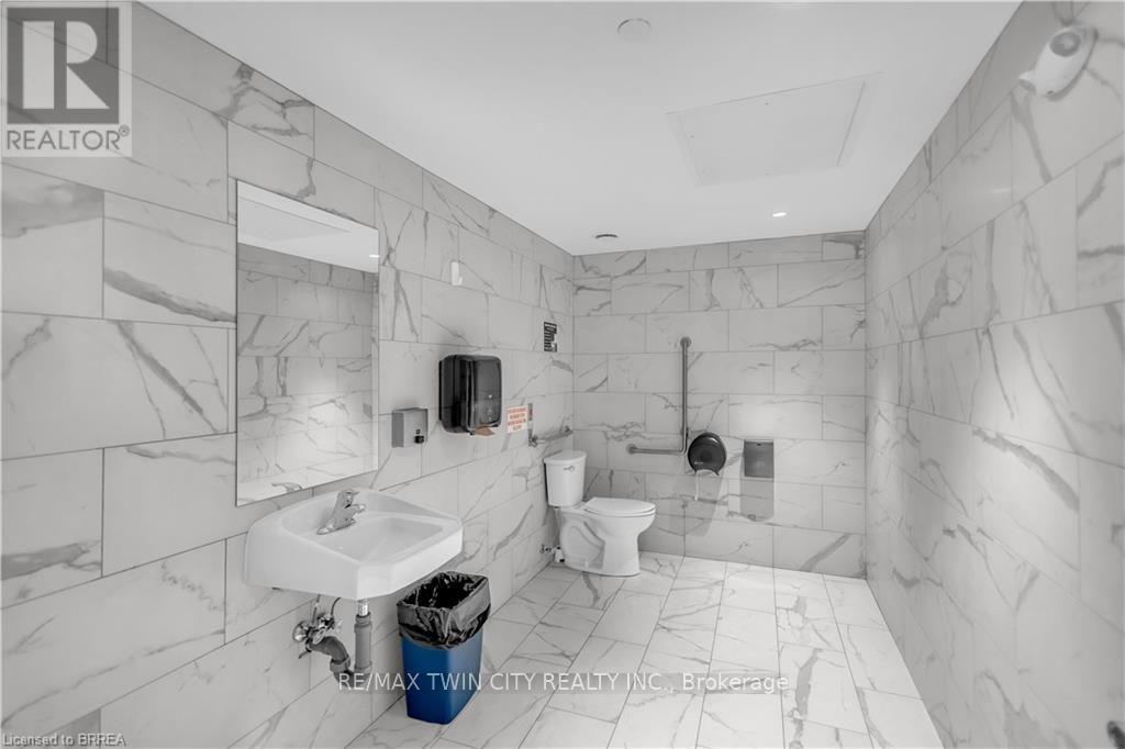 304 - 7 Erie Avenue Property Photo 13