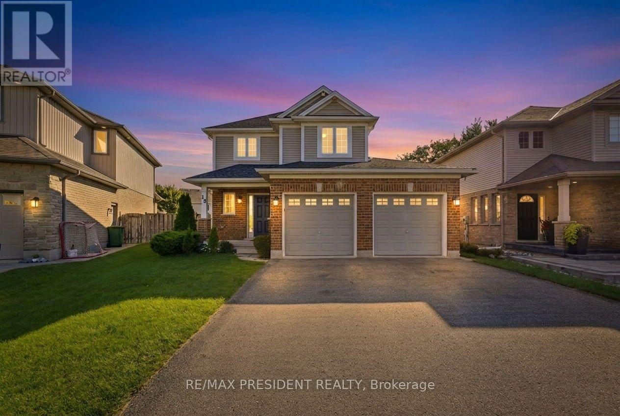 15 HARVEST COURT Property Photo 1