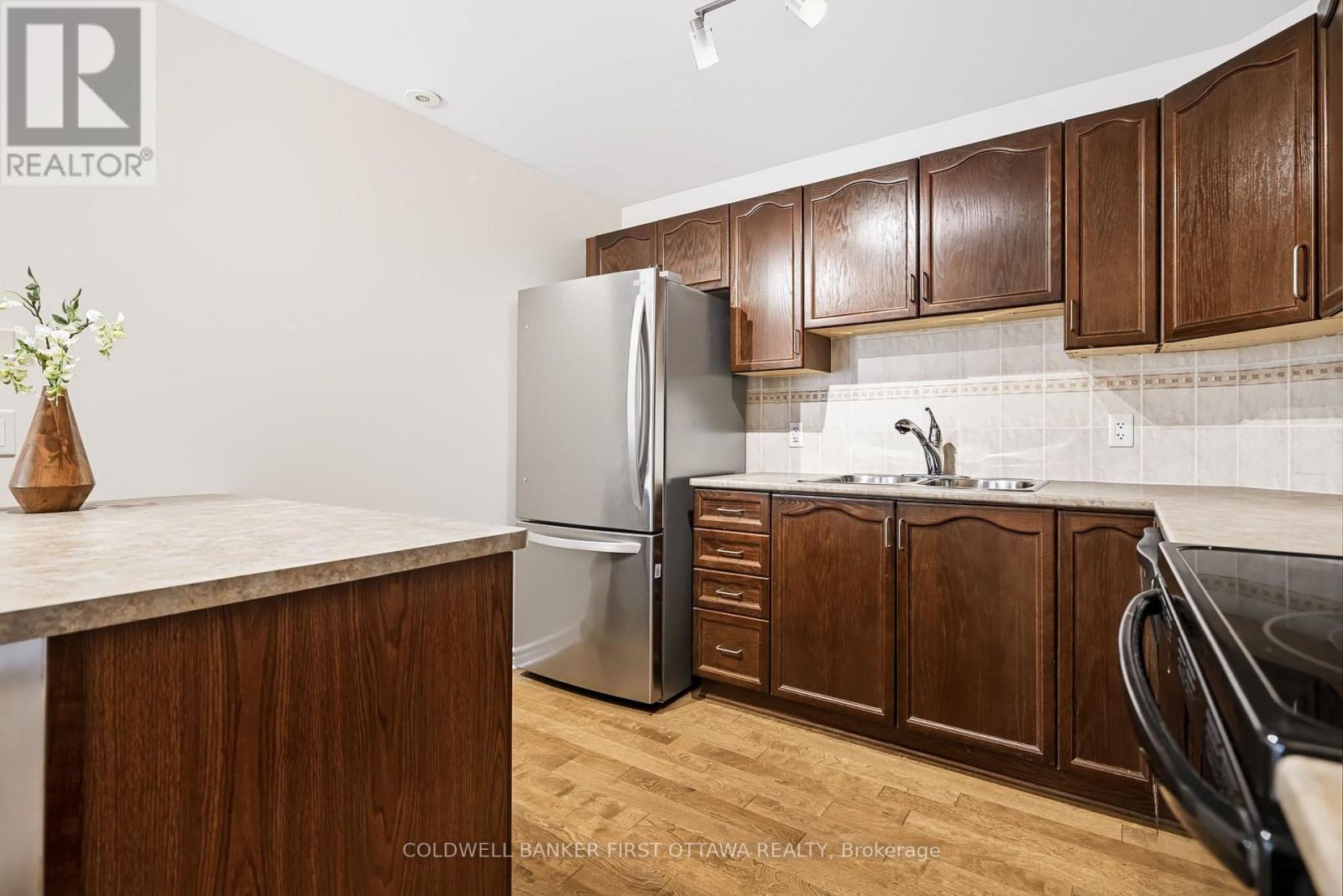 C - 1113 Stittsville Main Street Property Photo 18