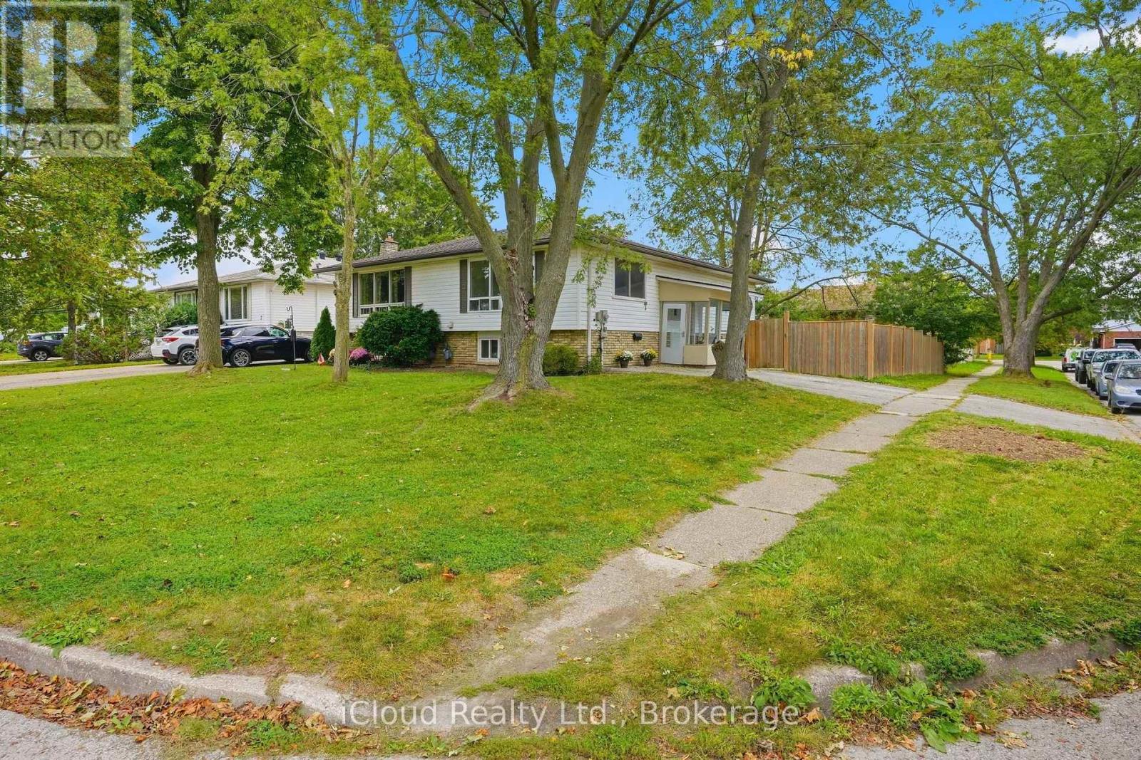 3 Manley Crescent Property Photo 1
