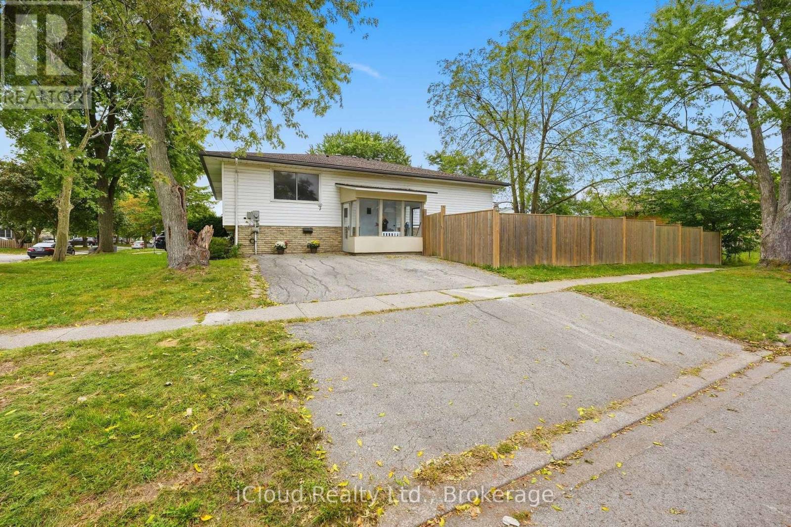 3 Manley Crescent Property Photo 17